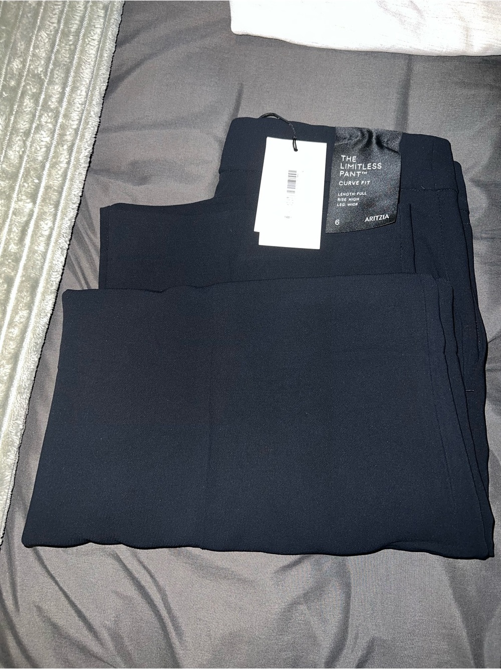 NWT Aritzia The Limitless Pant Curve-Fit, Crepette, Black, Sizes 4 & 6, 31.5” - Picture 9 of 9